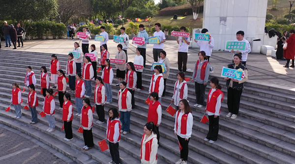 志愿者合影。beat365中文官方网站供图